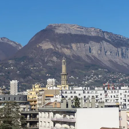 Le Mounier T2 Avec Balcon Et Parking Gratuit * Grenoble